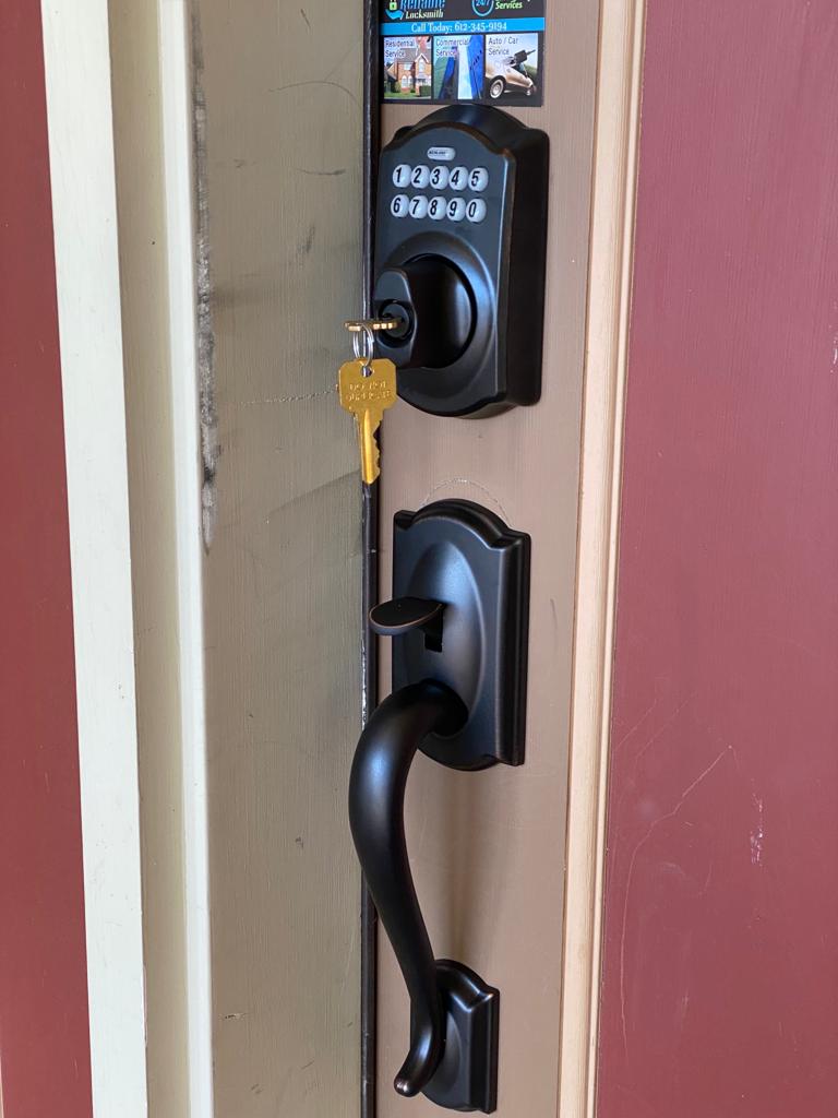 Residential lock door knob and deadbolt rekeyed by Reliable Locksmith MN (8)