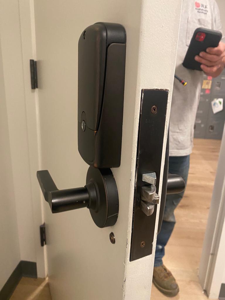 Commercial locksmith services Columbia Heights MN