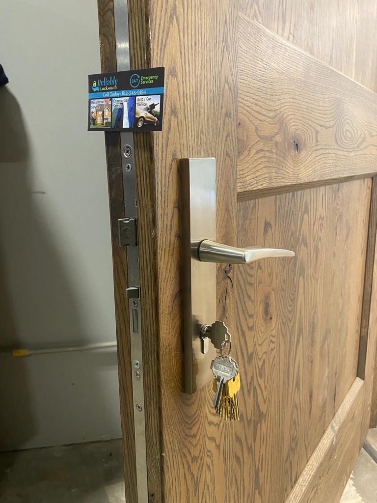 Multi point lock for commercial door