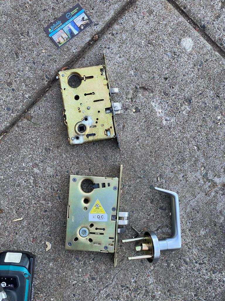 Upgrade old Yale Mortise mechanism by Reliable Locksmith-10