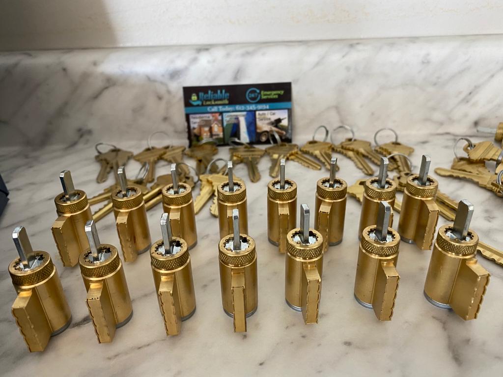 Locks changed services in (2)