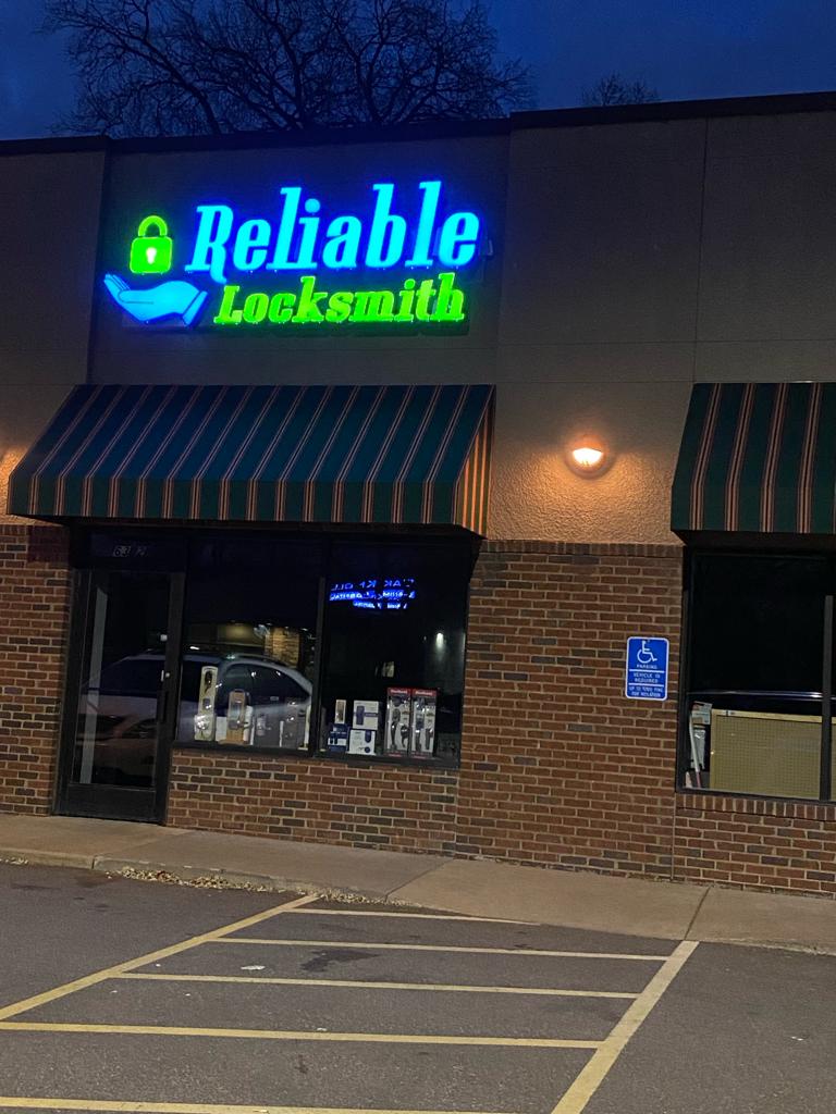 Fresh installation job on a residential door in Edina MN by Reliable locksmith