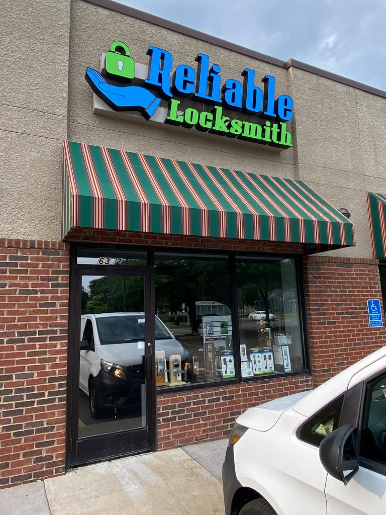 Fresh installation job on a residential door in Edina MN by Reliable locksmith